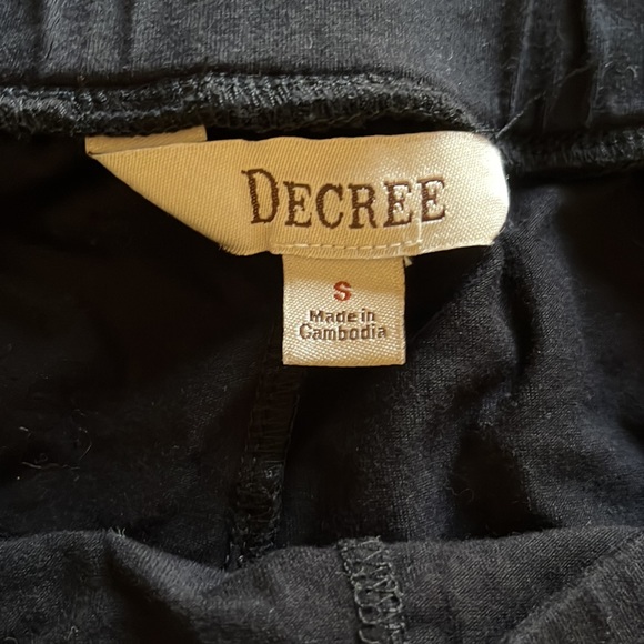 Decree shorts - Picture 2 of 3
